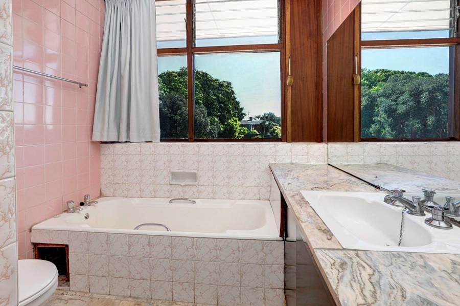 5 Bedroom Property for Sale in Welgemoed Western Cape